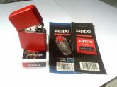 Kit Zippo + Isqueiro Vermelho Earth Original.